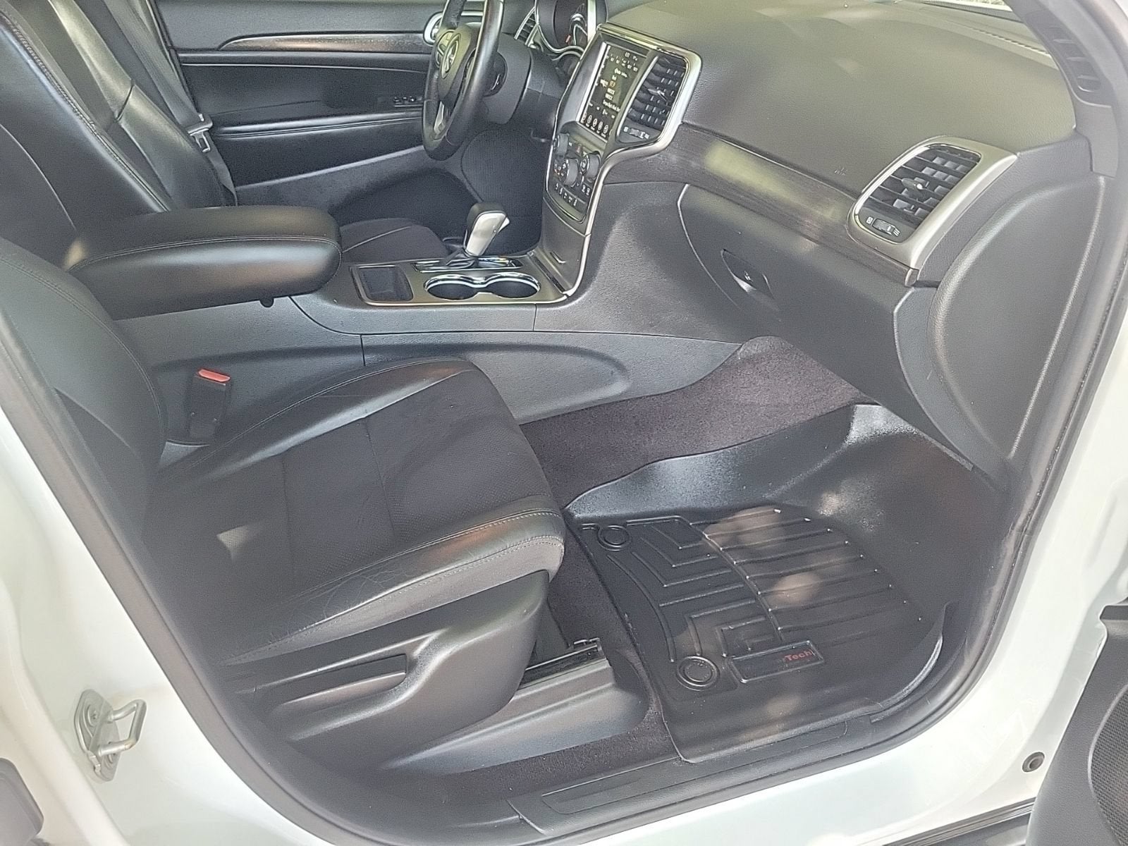 2018 Jeep Grand Cherokee Laredo E 4x2