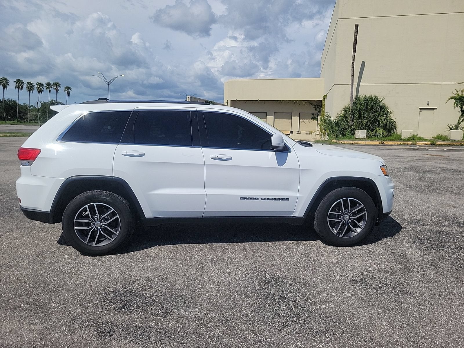 2018 Jeep Grand Cherokee Laredo E 4x2