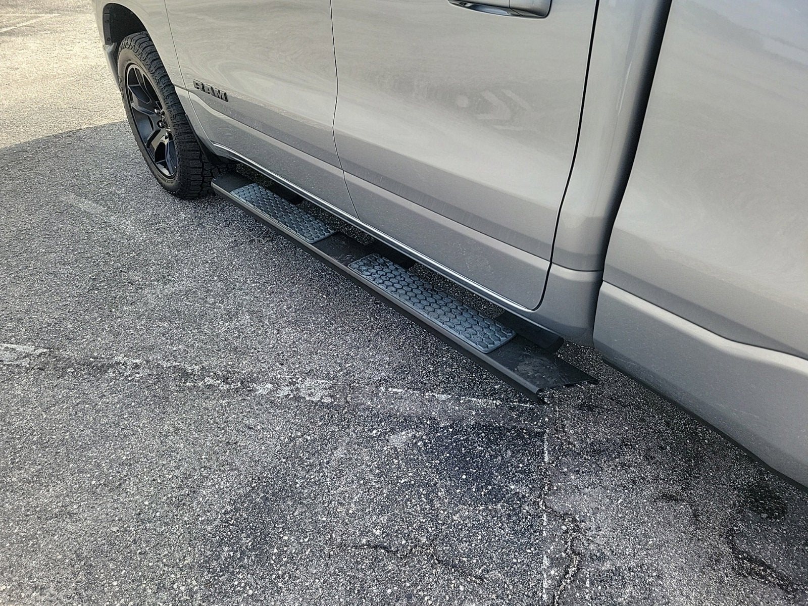 2022 RAM 1500 Big Horn Quad Cab 4x2 6'4" Box