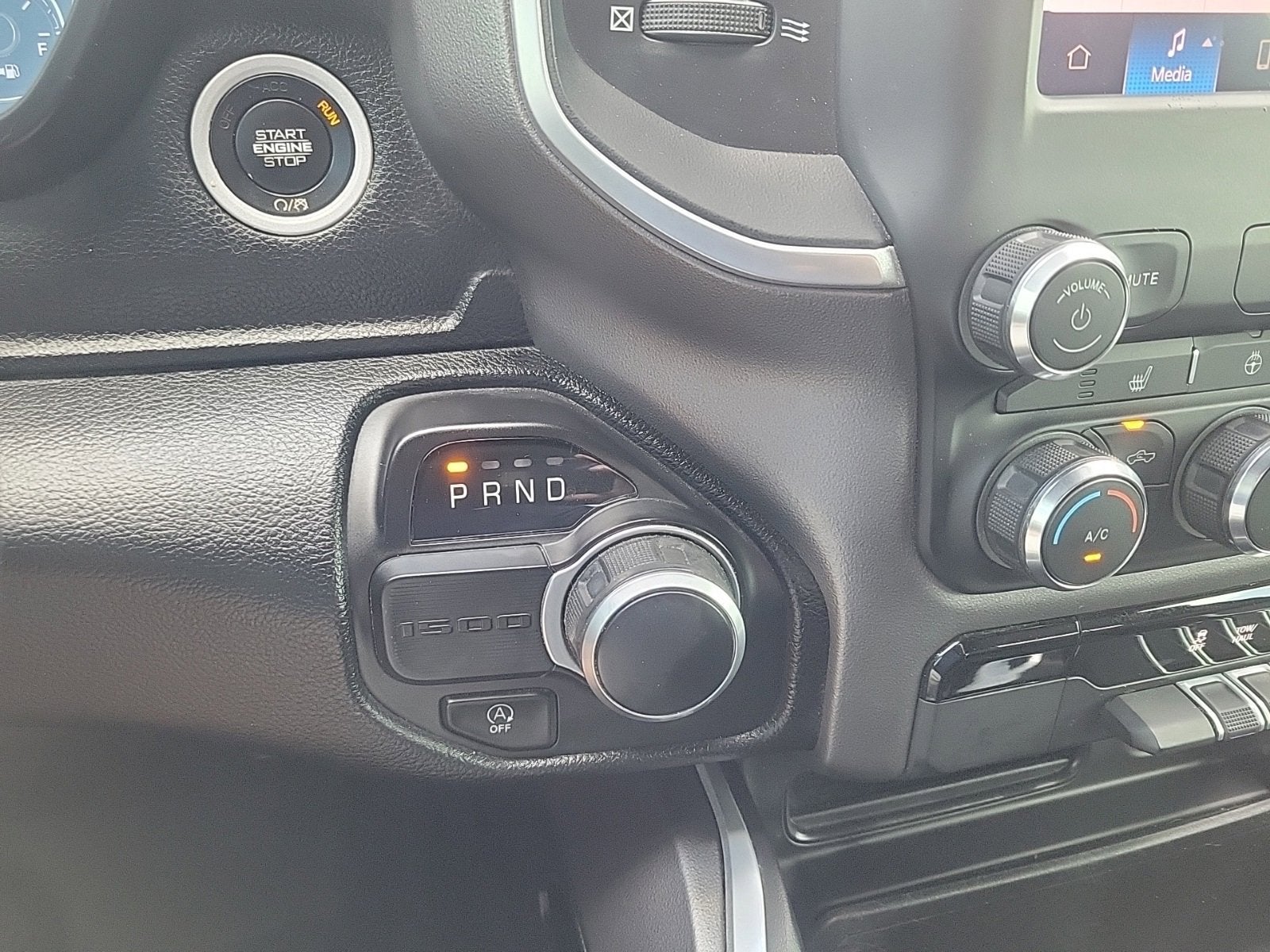 2022 RAM 1500 Big Horn Quad Cab 4x2 6'4" Box