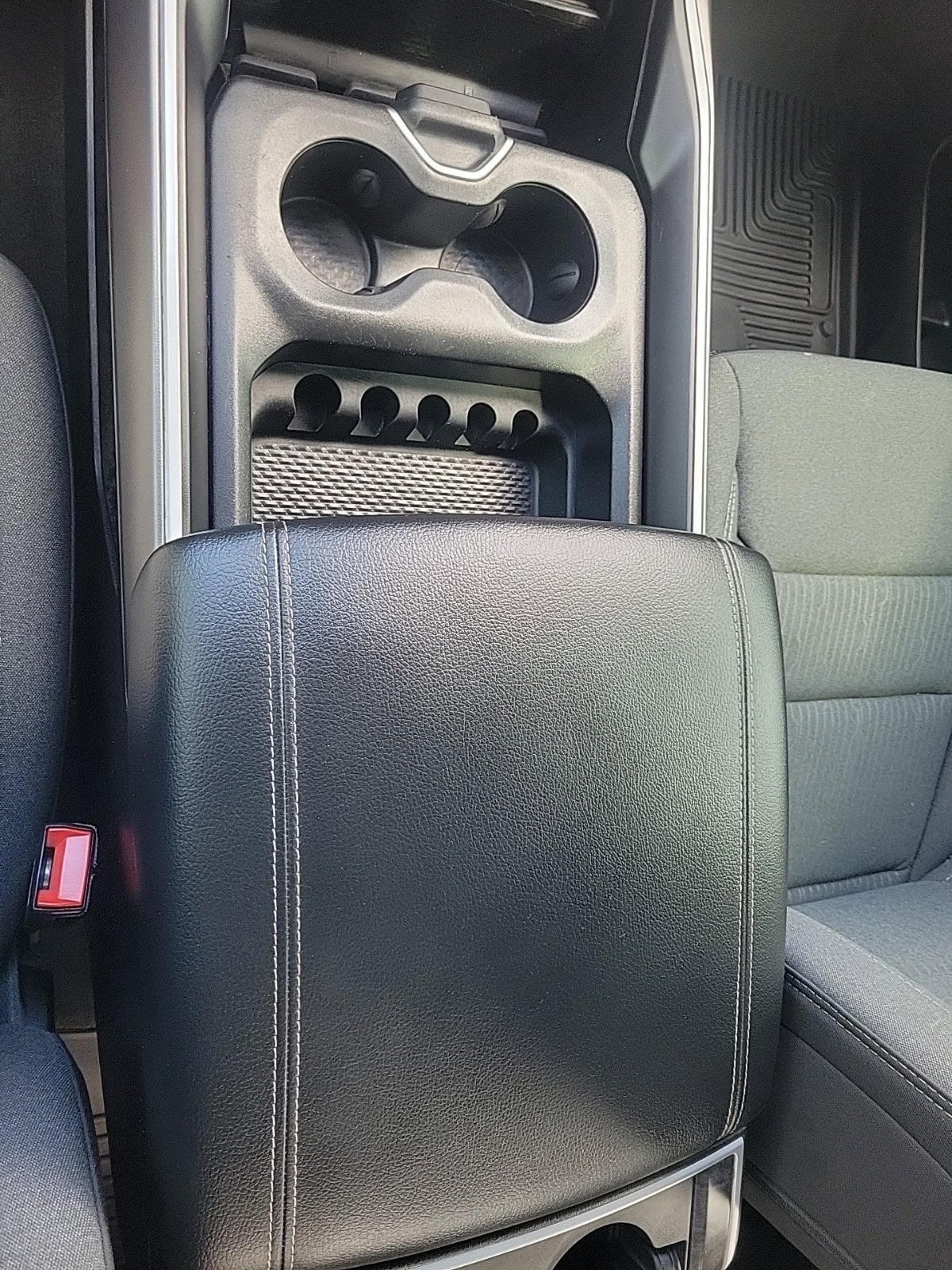 2022 RAM 1500 Big Horn Quad Cab 4x2 6'4" Box