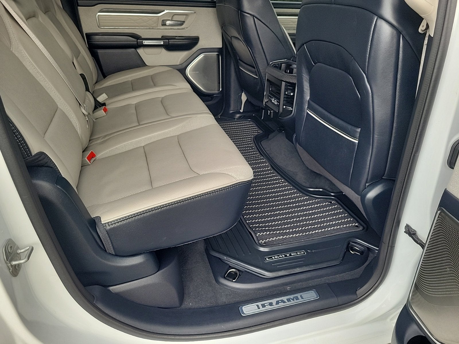 2022 RAM 1500 Limited Crew Cab 4x2 5'7" Box