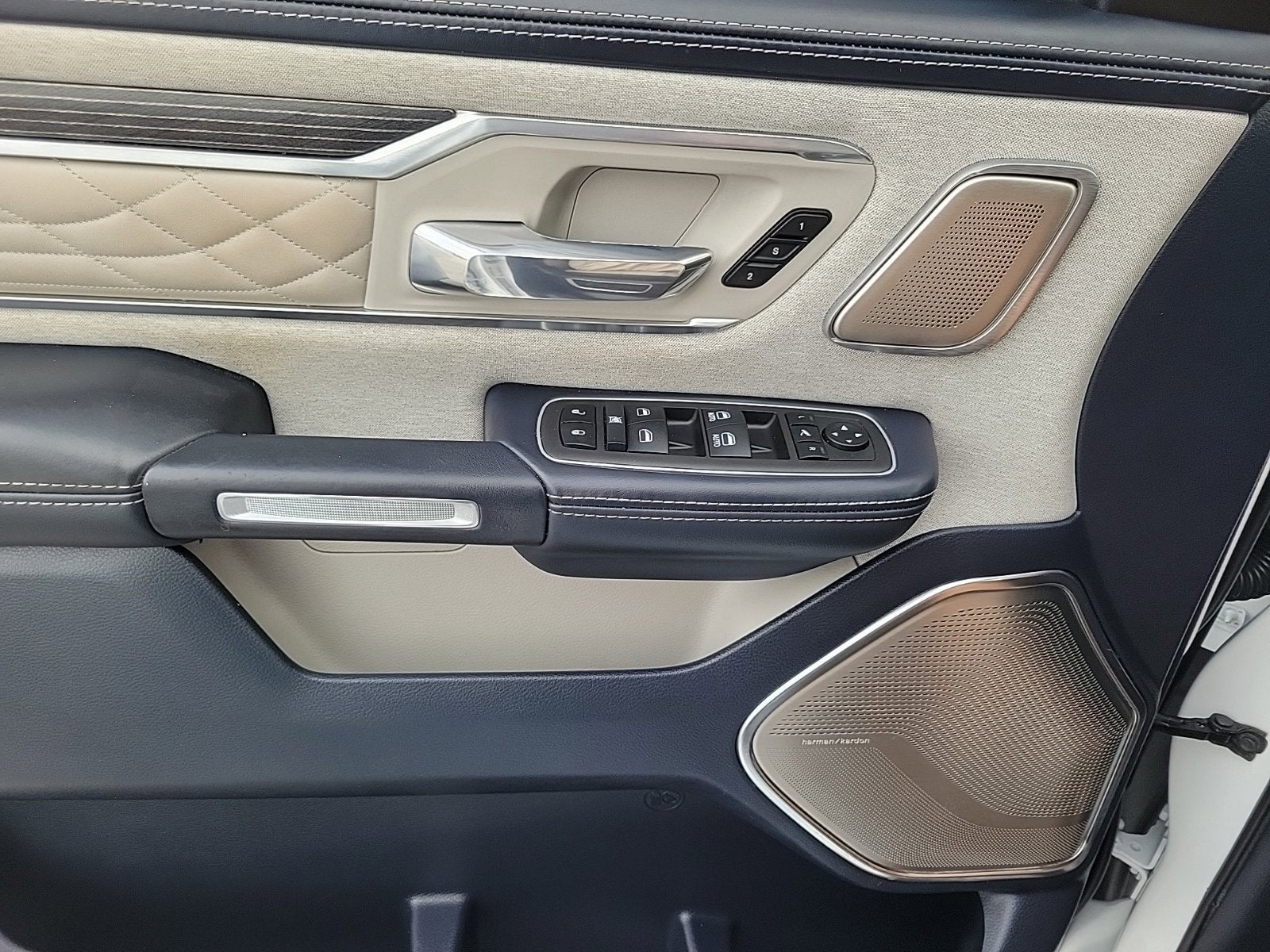 2022 RAM 1500 Limited Crew Cab 4x2 5'7" Box