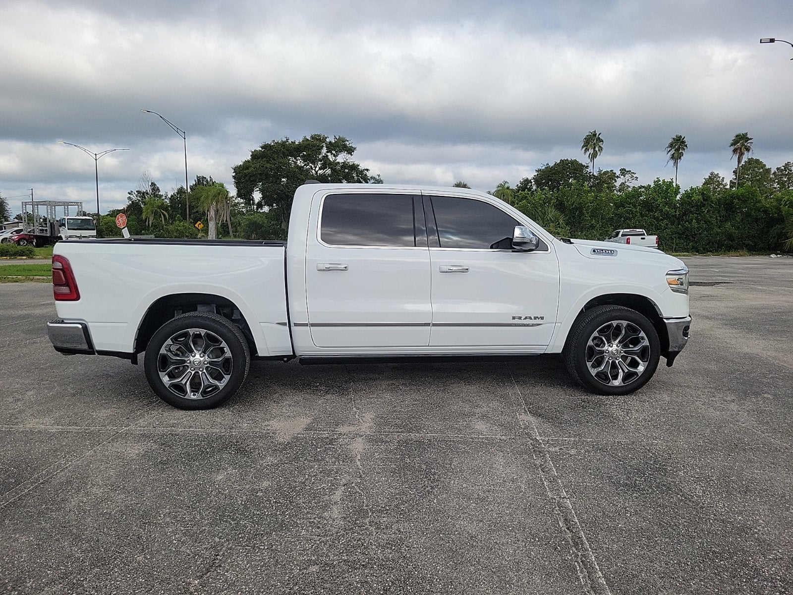 2022 RAM 1500 Limited Crew Cab 4x2 5'7" Box