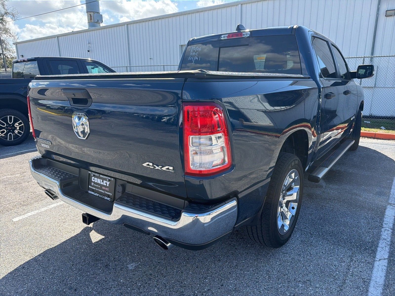 2023 RAM 1500 Big Horn Crew Cab 4x4 5'7" Box