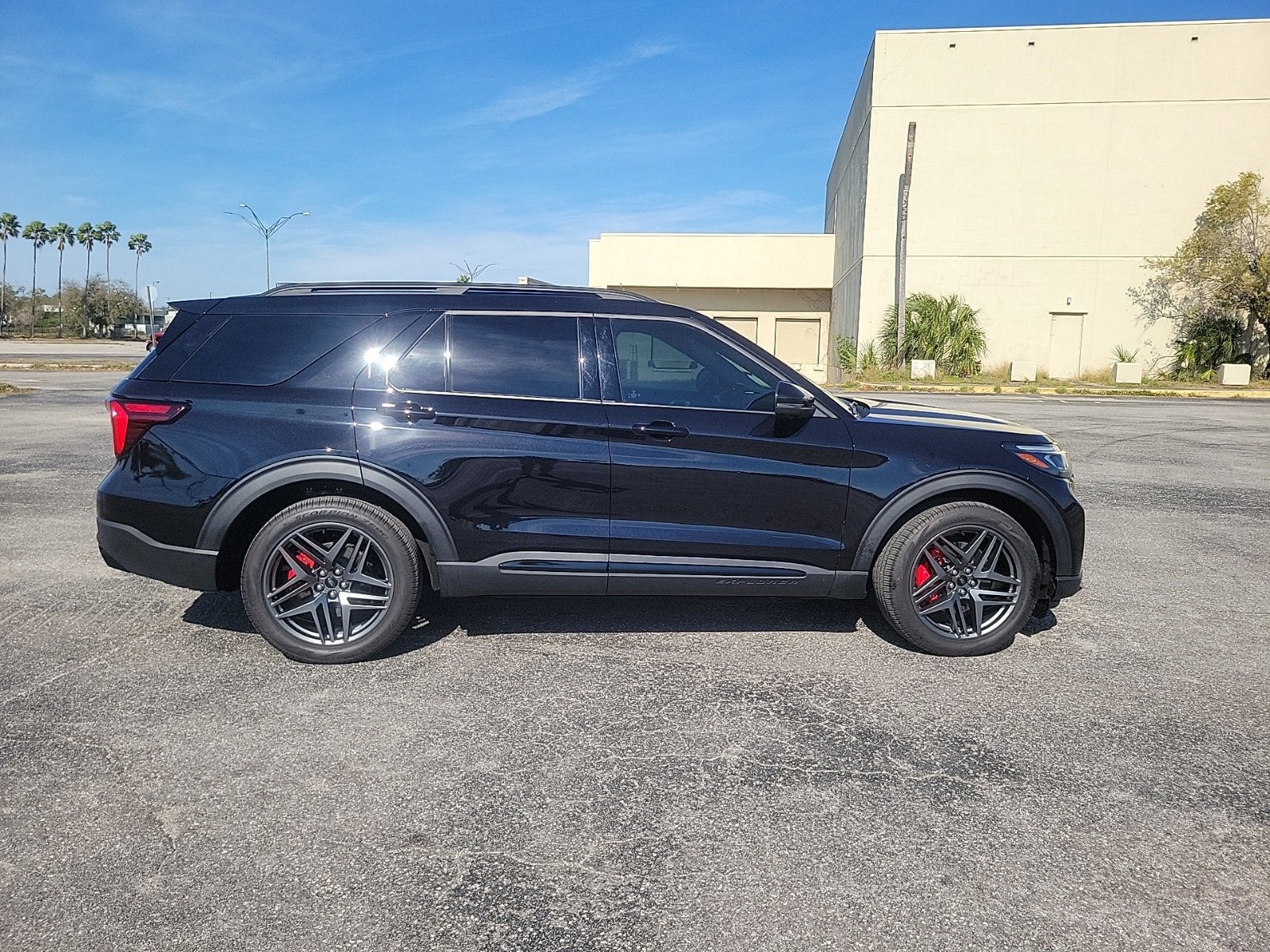 2025 Ford Explorer ST