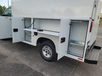 2025 GMC Savana Cutaway 3500 1WT