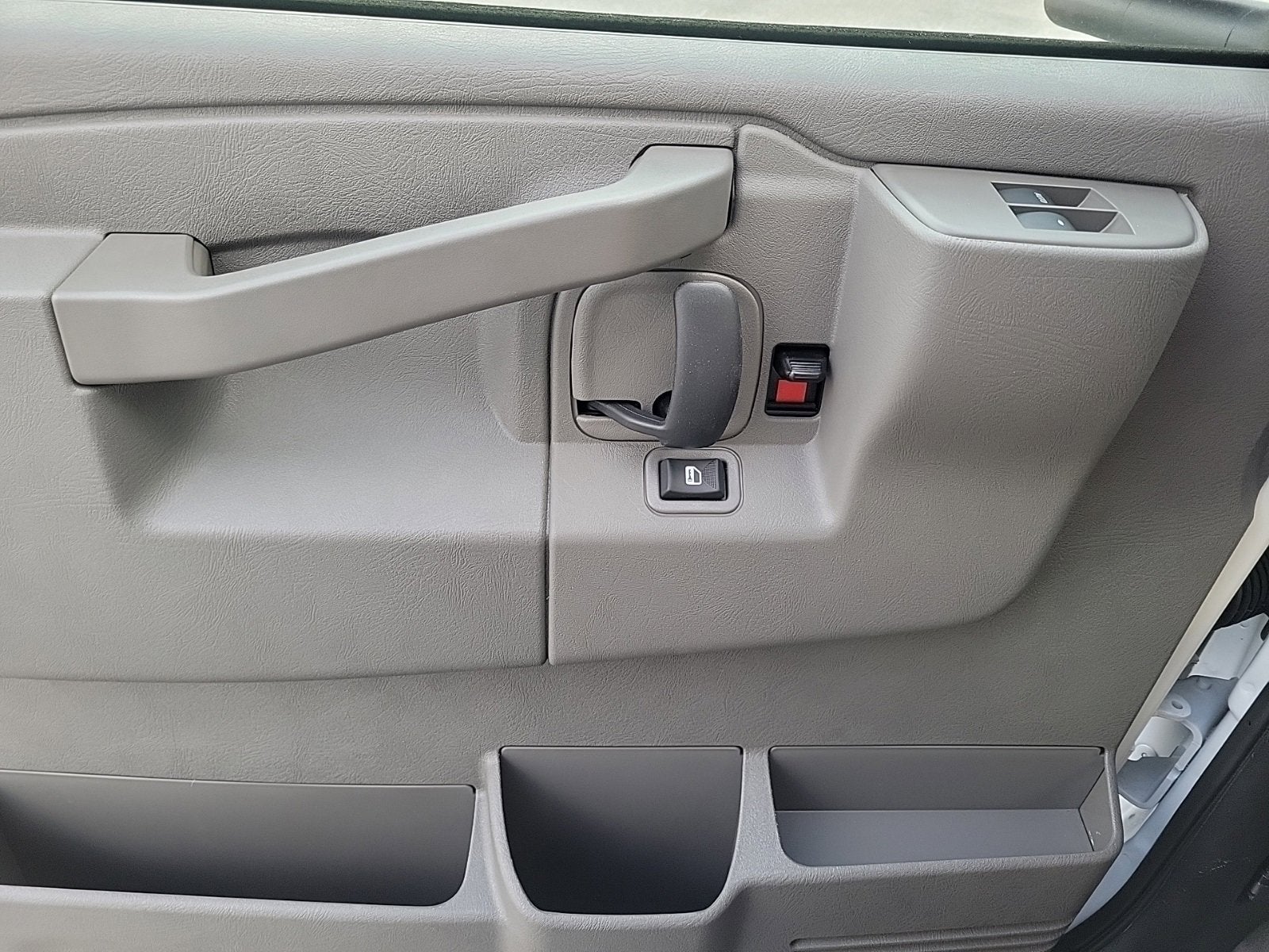 2025 GMC Savana Cutaway 3500 1WT