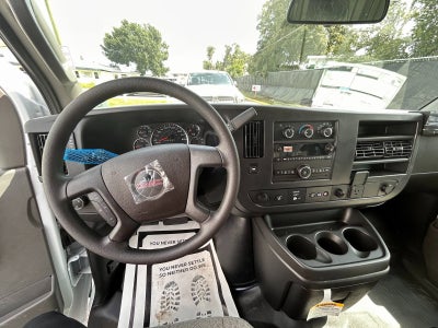 2025 GMC Savana Cutaway 3500 1WT