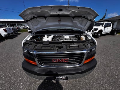 2025 GMC Savana Cutaway 3500 1WT