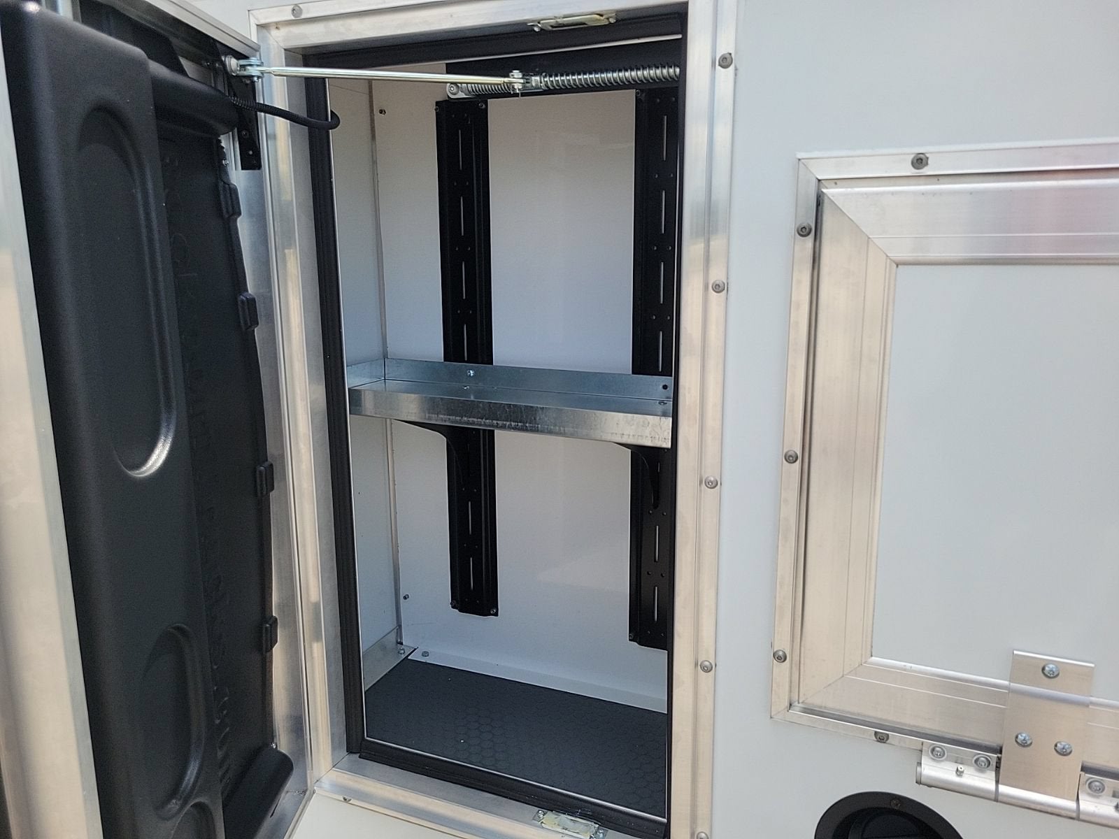 2026 GMC Savana Cutaway 3500 1WT