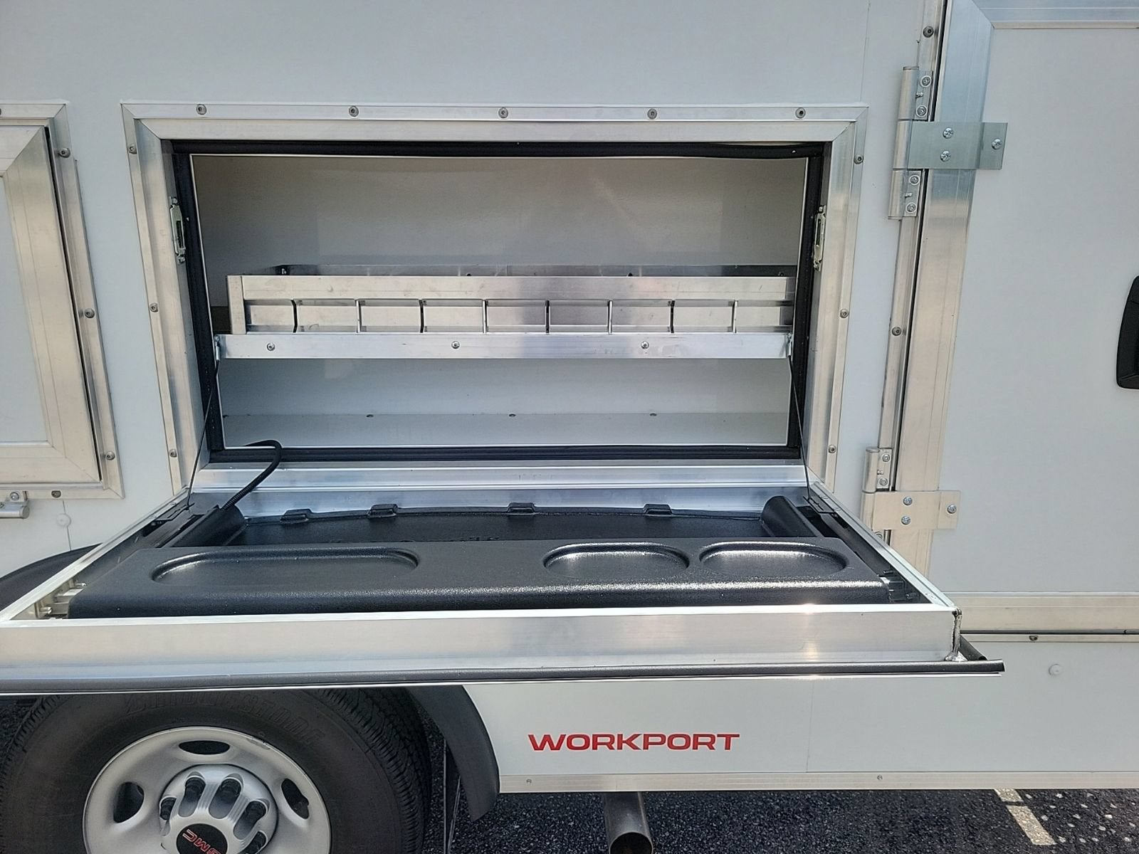 2026 GMC Savana Cutaway 3500 1WT
