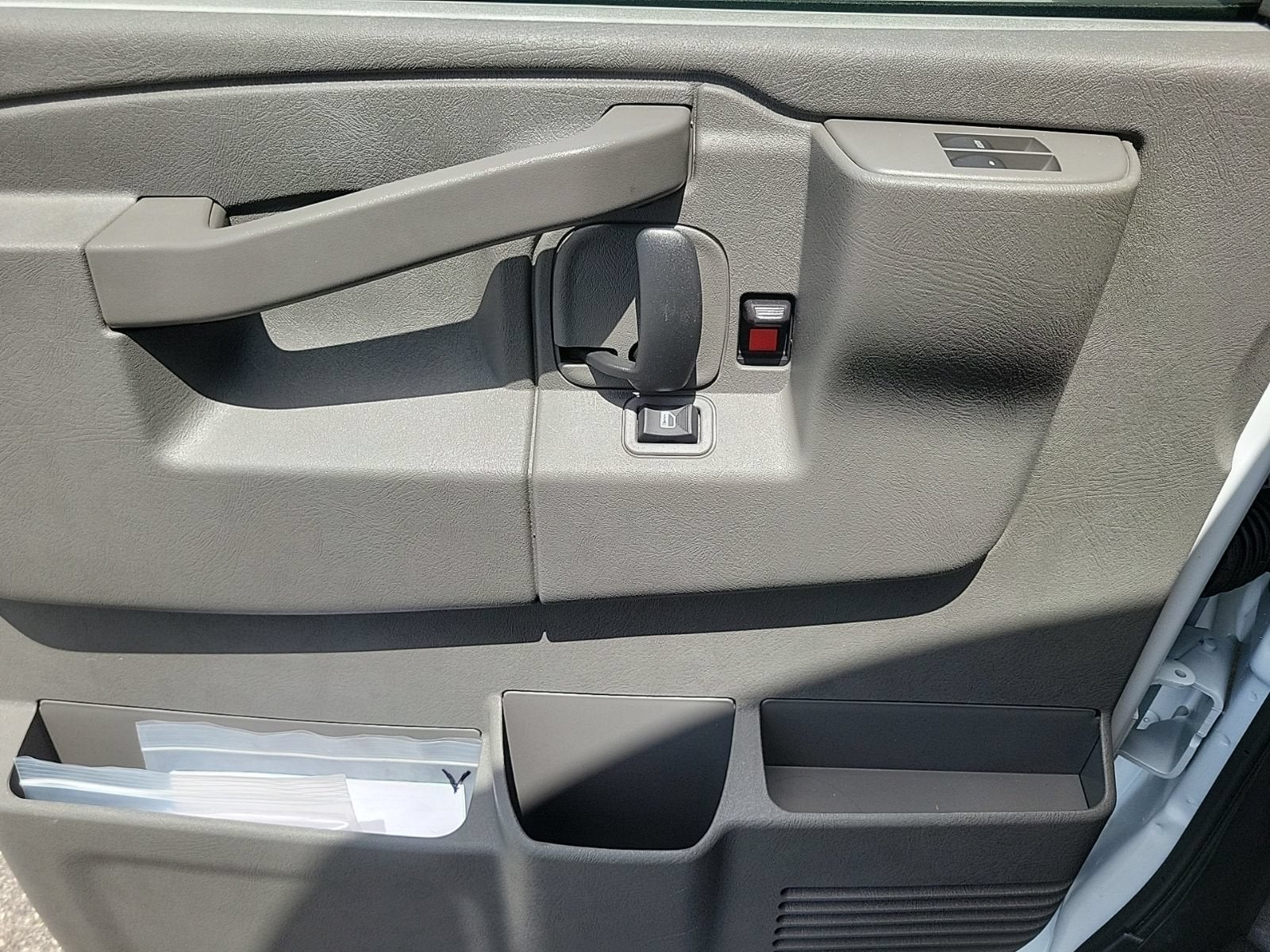 2026 GMC Savana Cutaway 3500 1WT