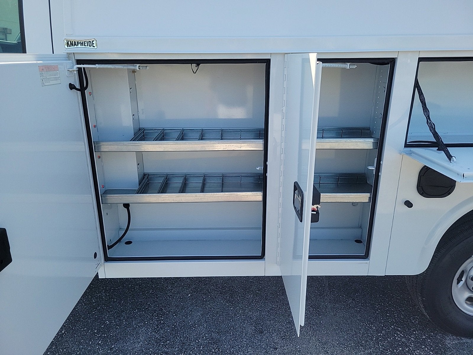 2025 GMC Savana Cutaway 3500 1WT