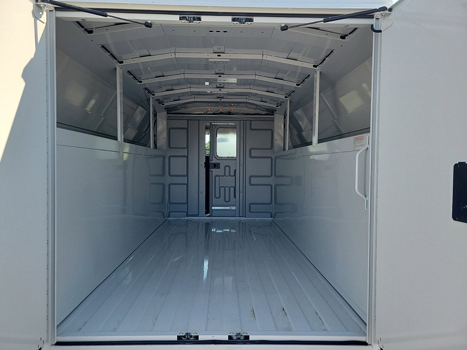 2025 GMC Savana Cutaway 3500 1WT