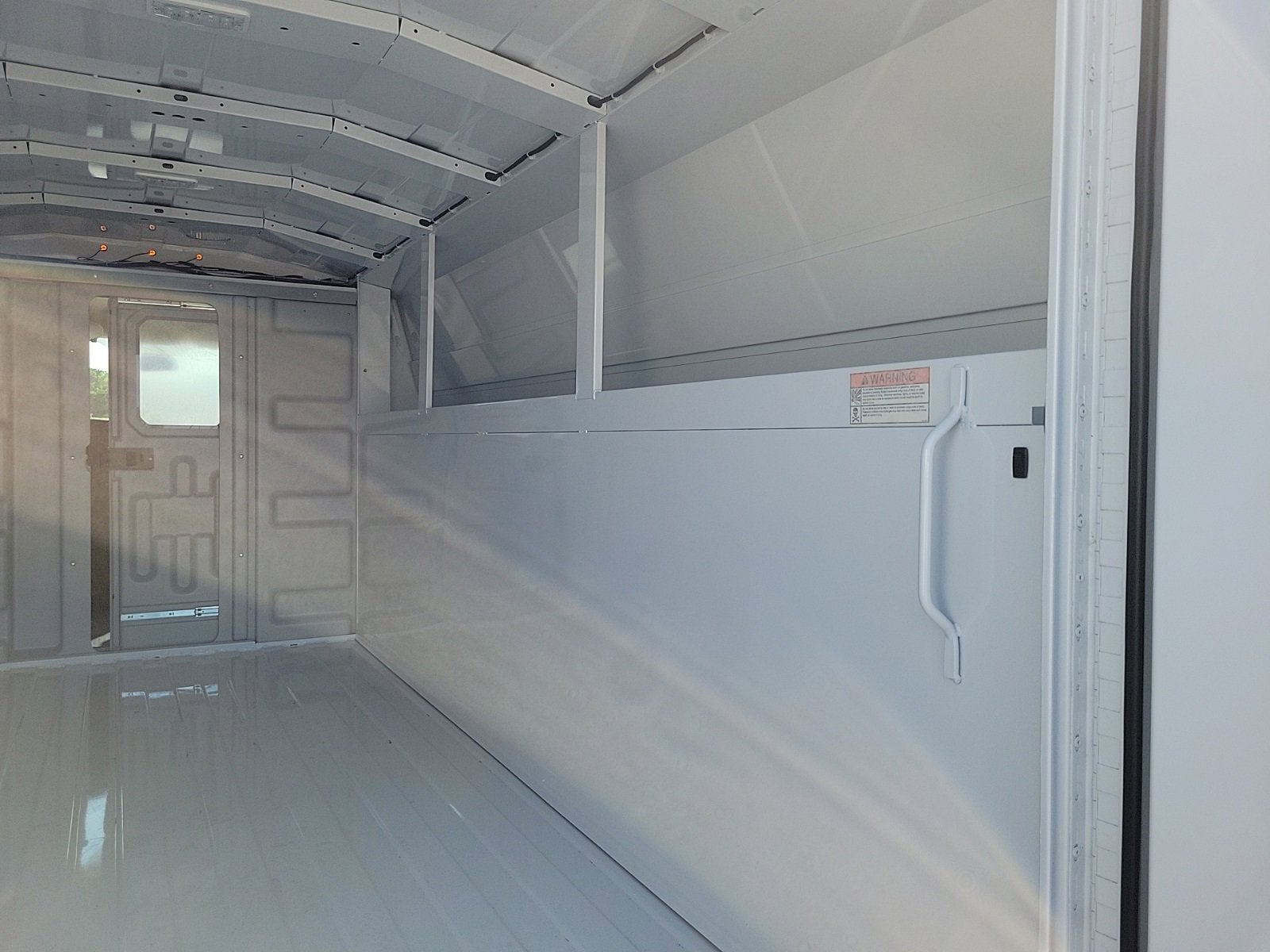 2025 GMC Savana Cutaway 3500 1WT