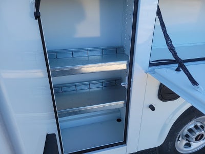 2025 GMC Savana Cutaway 3500 1WT