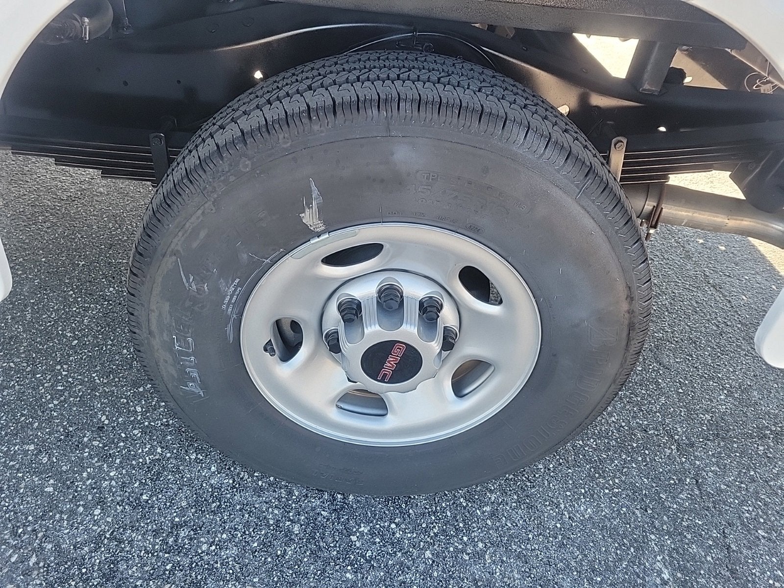 2025 GMC Savana Cutaway 3500 1WT