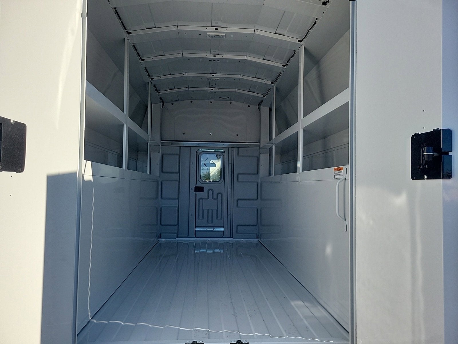 2025 GMC Savana Cutaway 3500 1WT