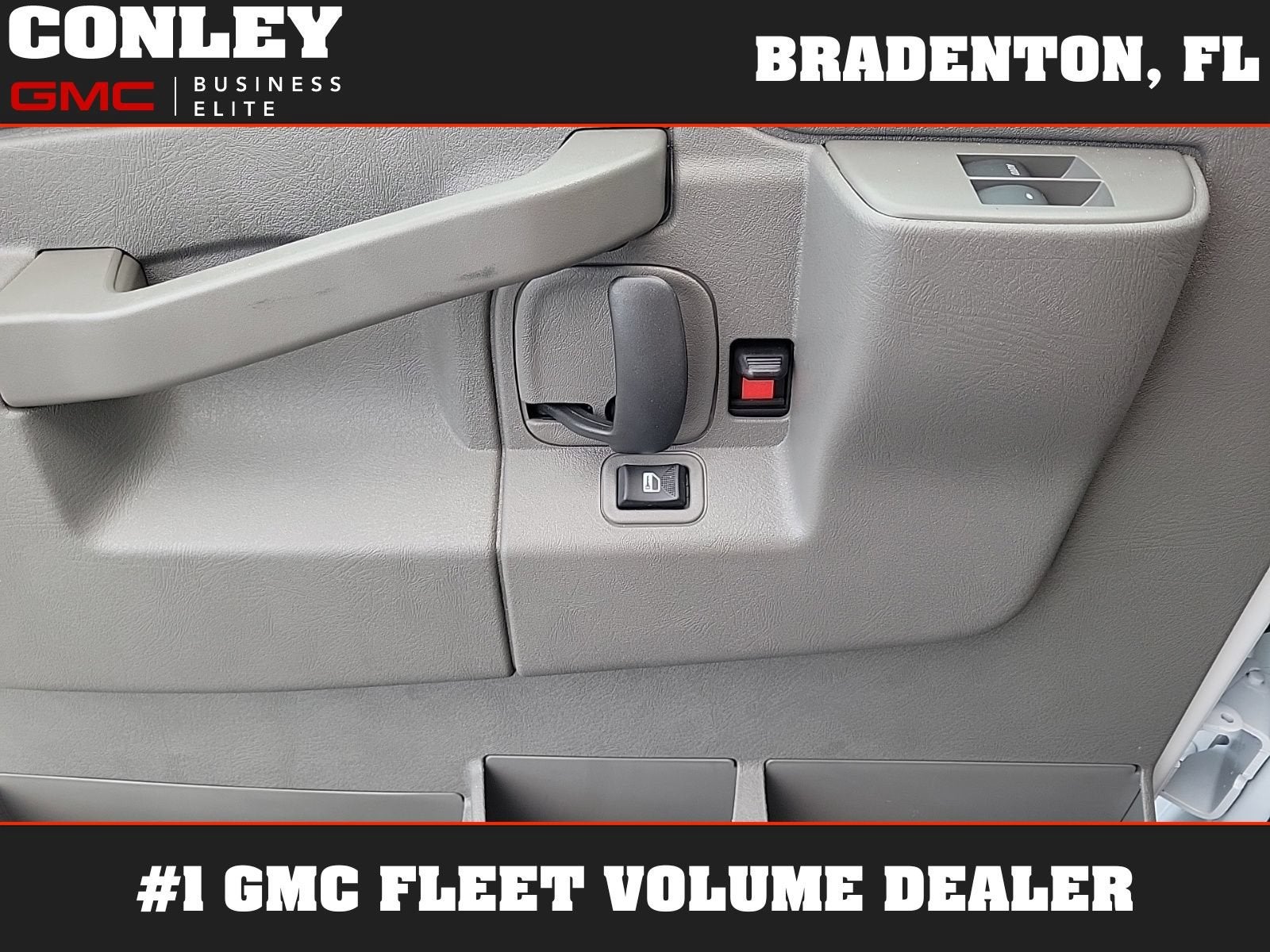 2026 GMC Savana Cutaway 3500 1WT