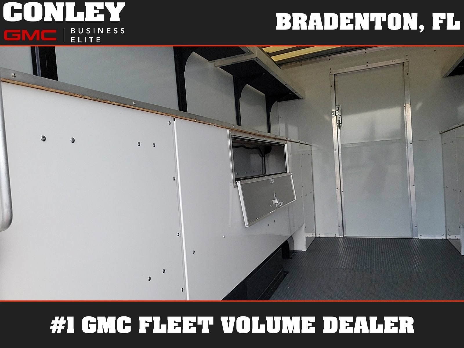 2026 GMC Savana Cutaway 3500 1WT