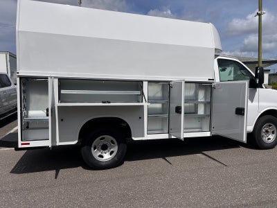 2025 GMC Savana Cutaway 3500 1WT