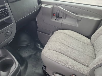 2025 GMC Savana Cutaway 3500 1WT