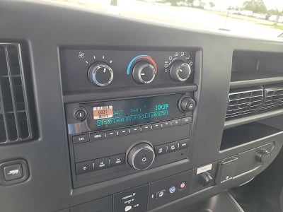 2025 GMC Savana Cutaway 3500 1WT