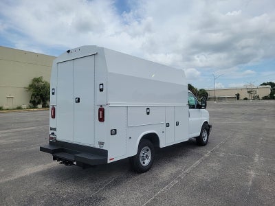 2025 GMC Savana Cutaway 3500 1WT