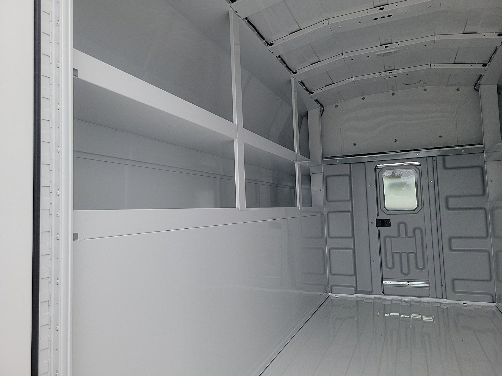 2025 GMC Savana Cutaway 3500 1WT