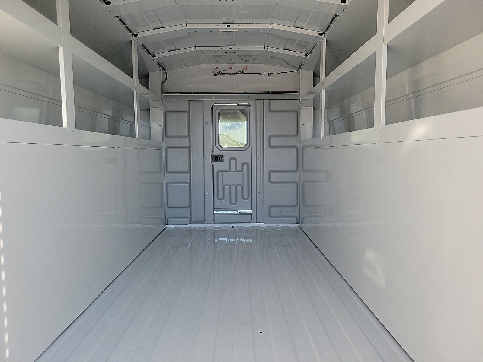 2025 GMC Savana Cutaway 3500 1WT