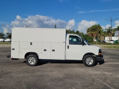 2025 GMC Savana Cutaway 3500 1WT
