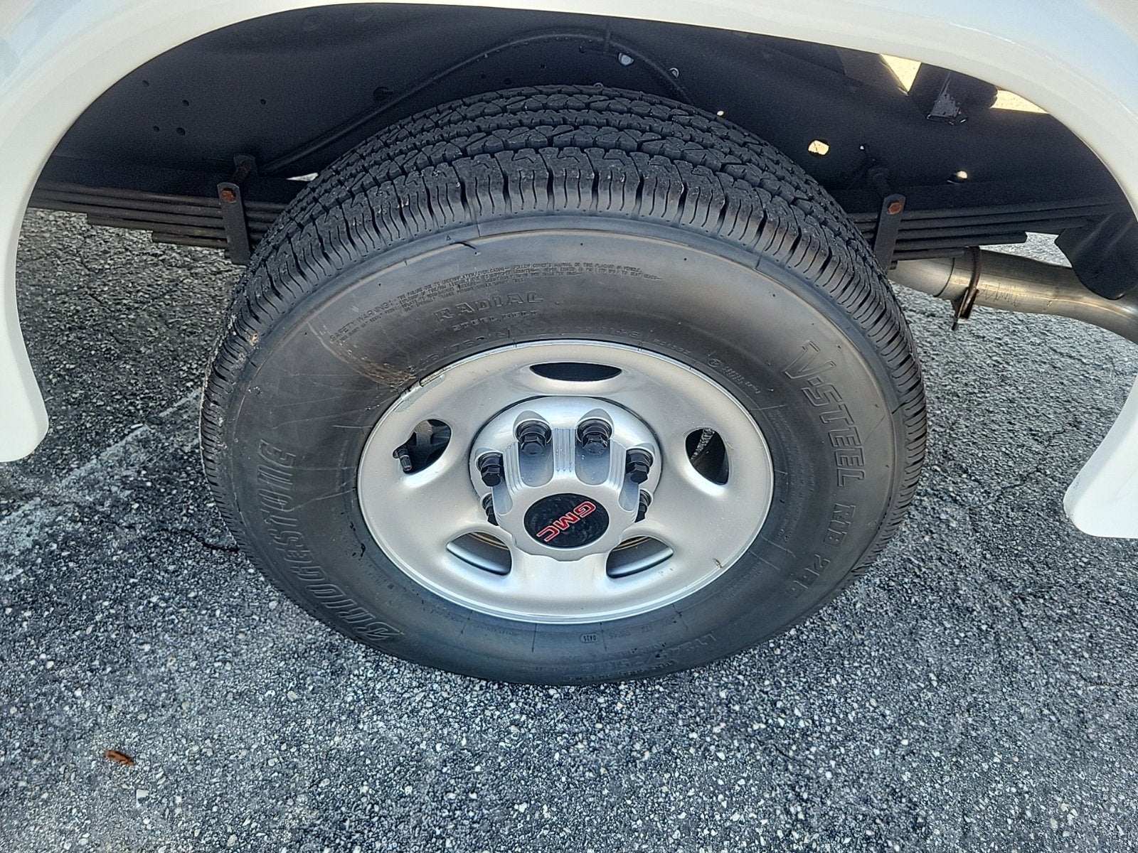 2025 GMC Savana Cutaway 3500 1WT