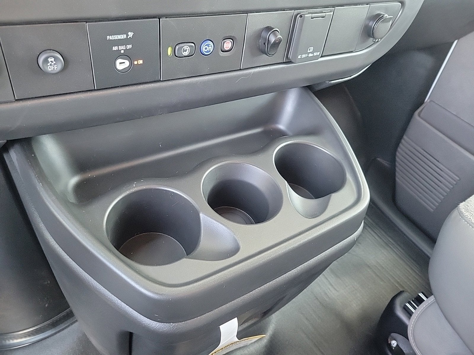 2025 GMC Savana Cutaway 3500 1WT