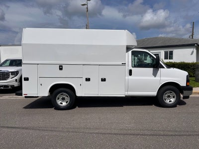 2025 GMC Savana Cutaway 3500 1WT