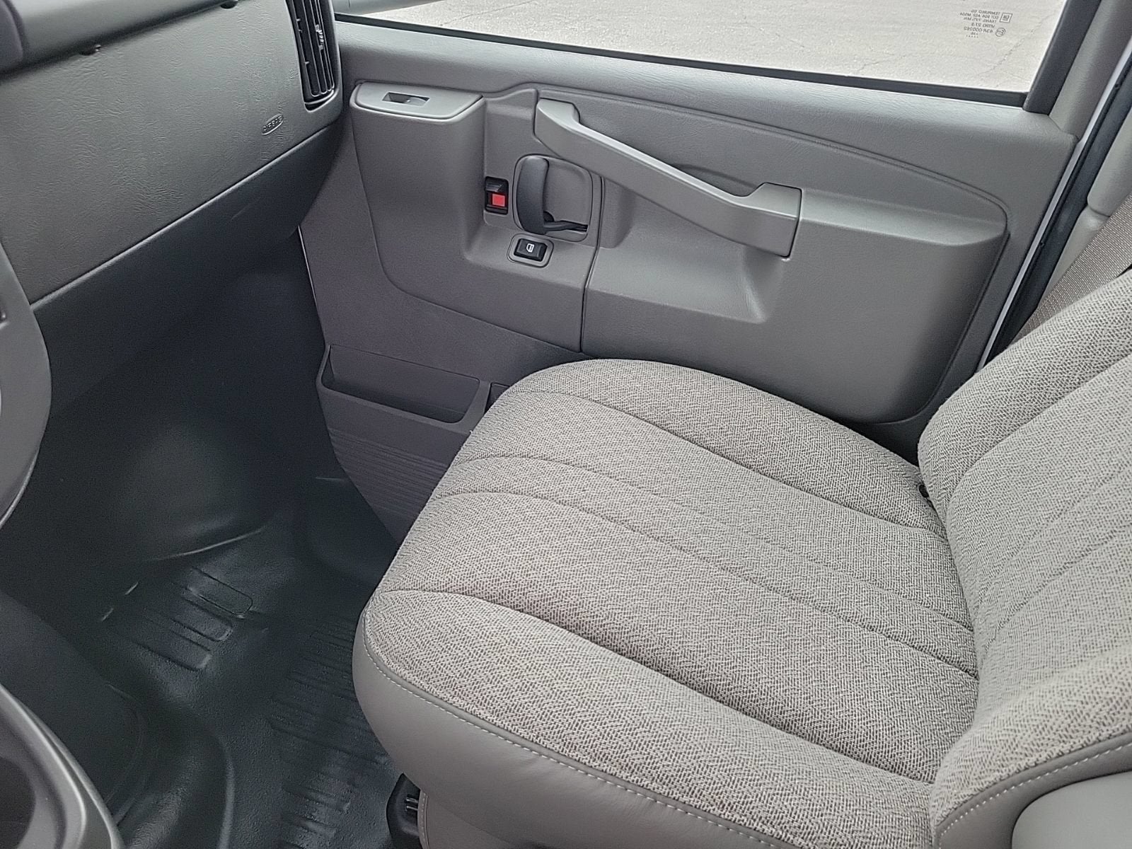 2026 GMC Savana Cutaway 3500 1WT
