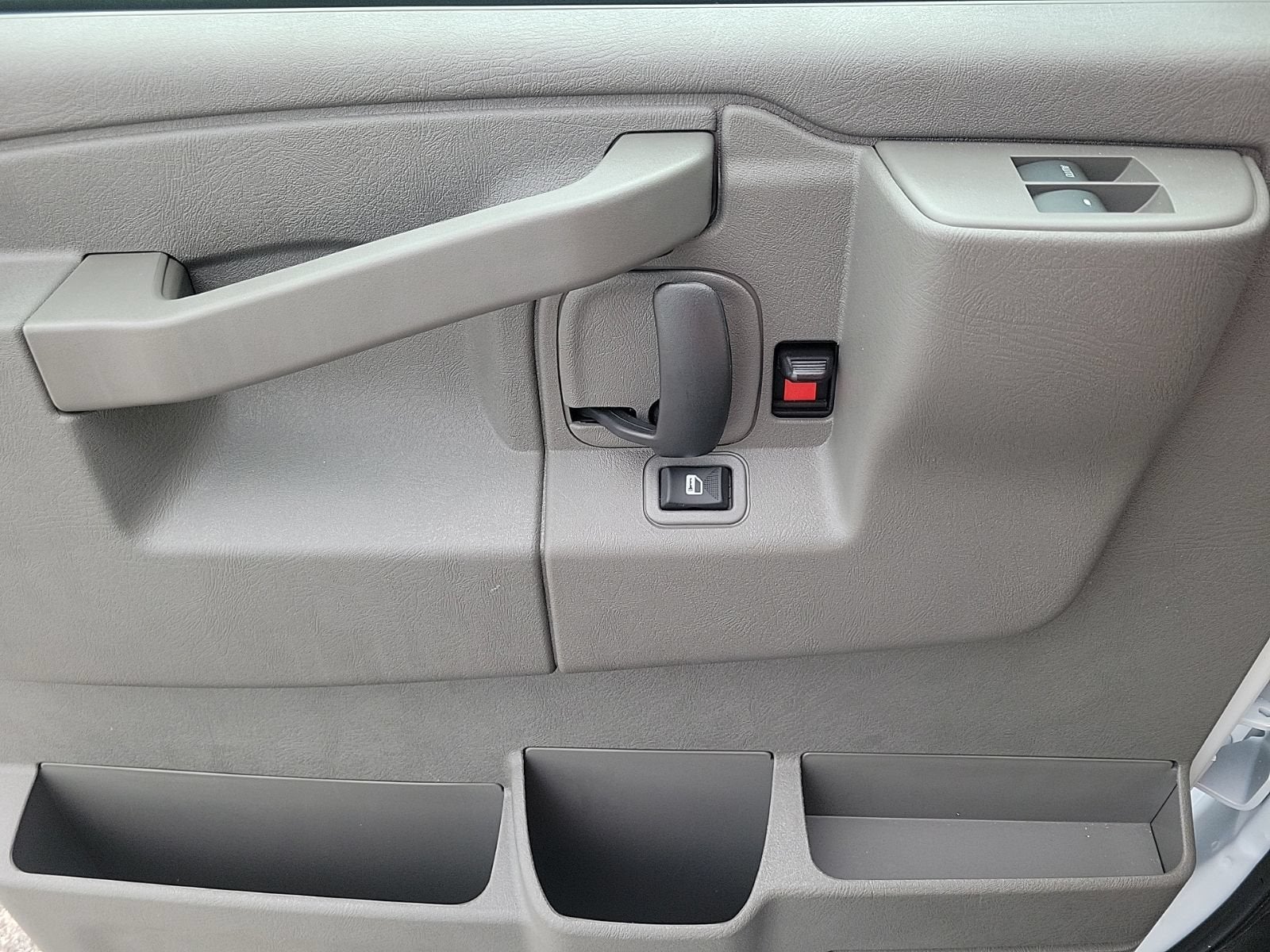 2026 GMC Savana Cutaway 3500 1WT