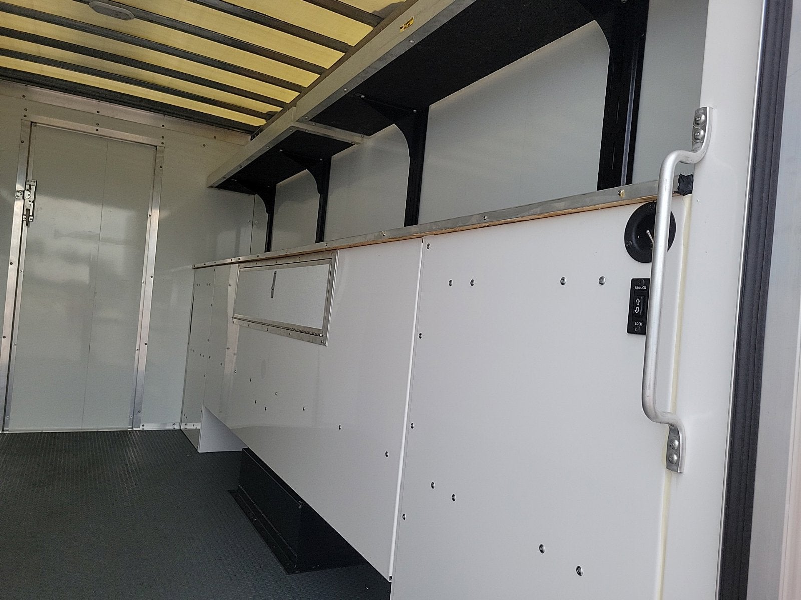 2026 GMC Savana Cutaway 3500 1WT