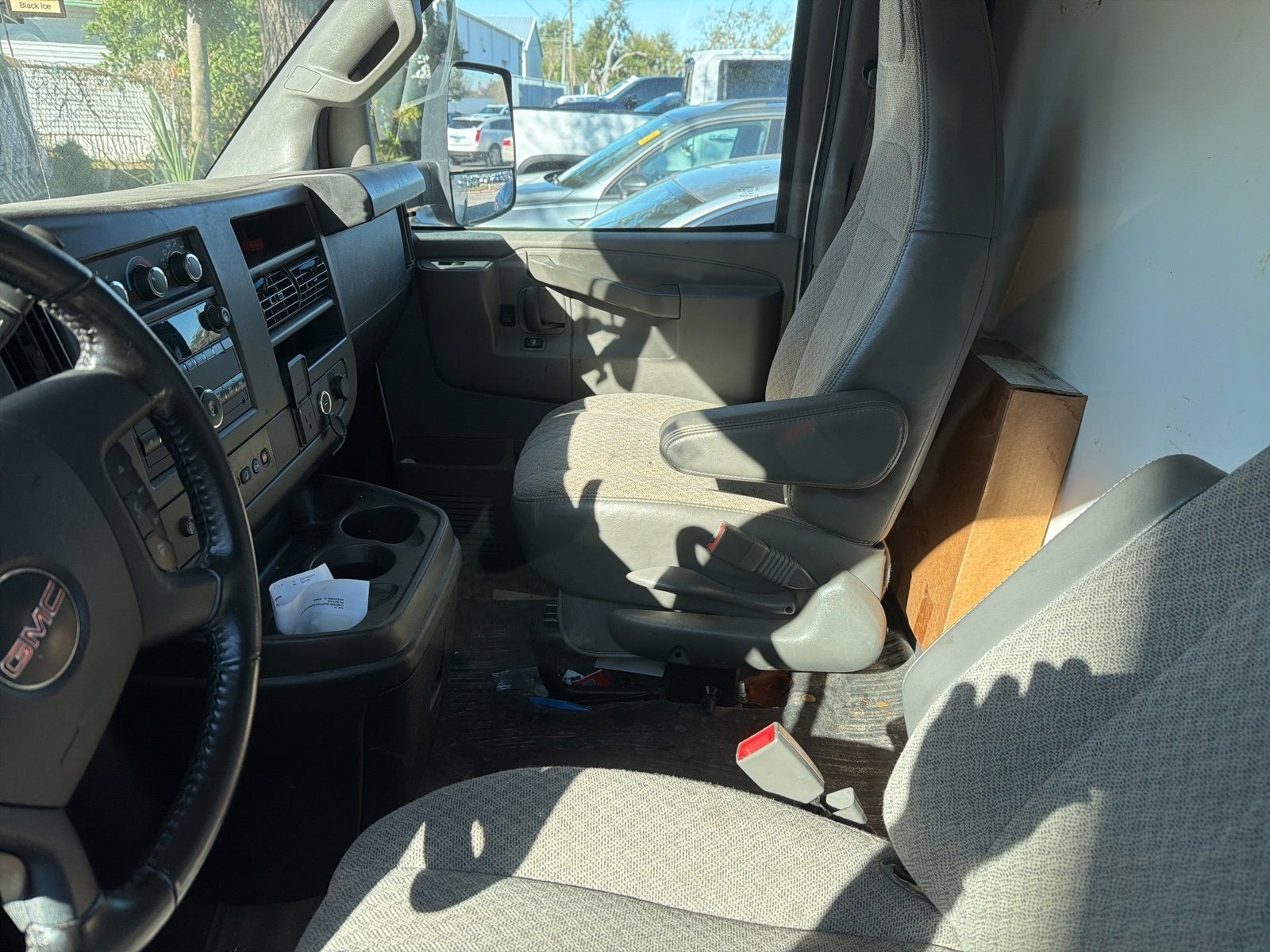 2023 GMC Savana Cutaway 3500 Work Van