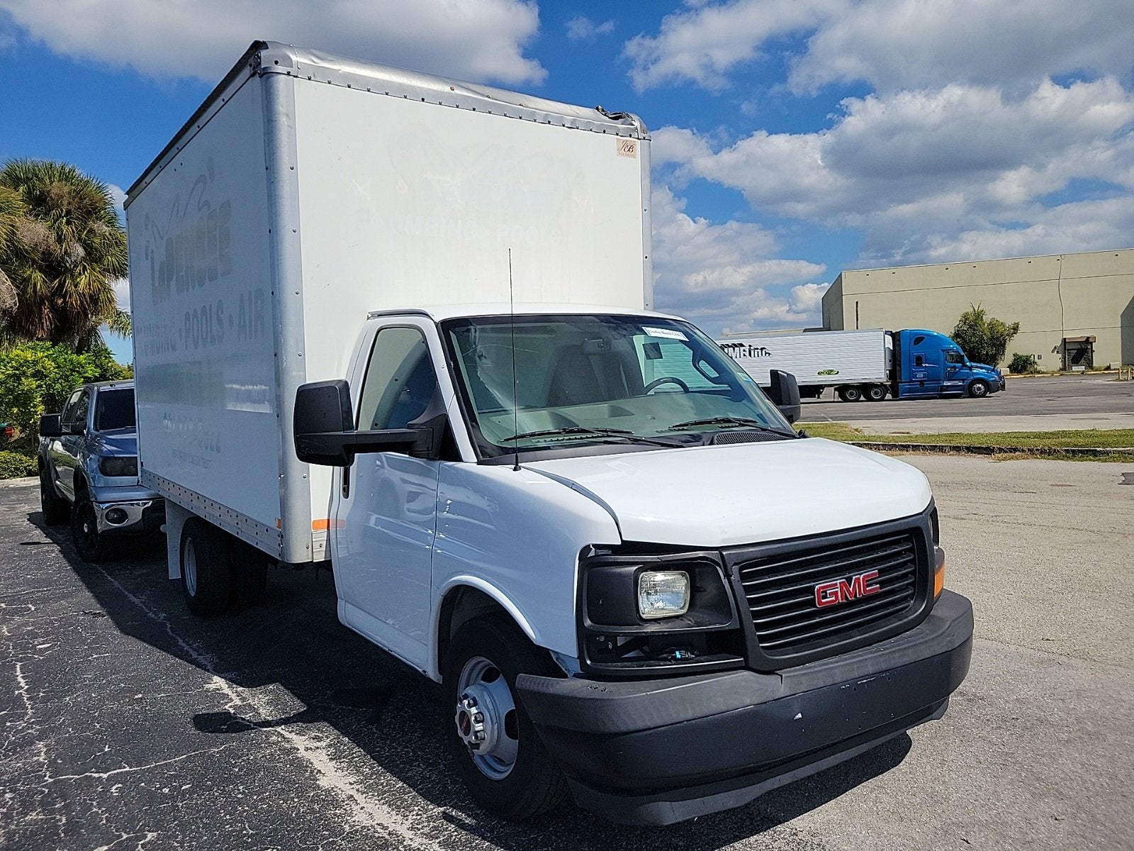 2017 GMC Savana Cutaway 3500 Work Van