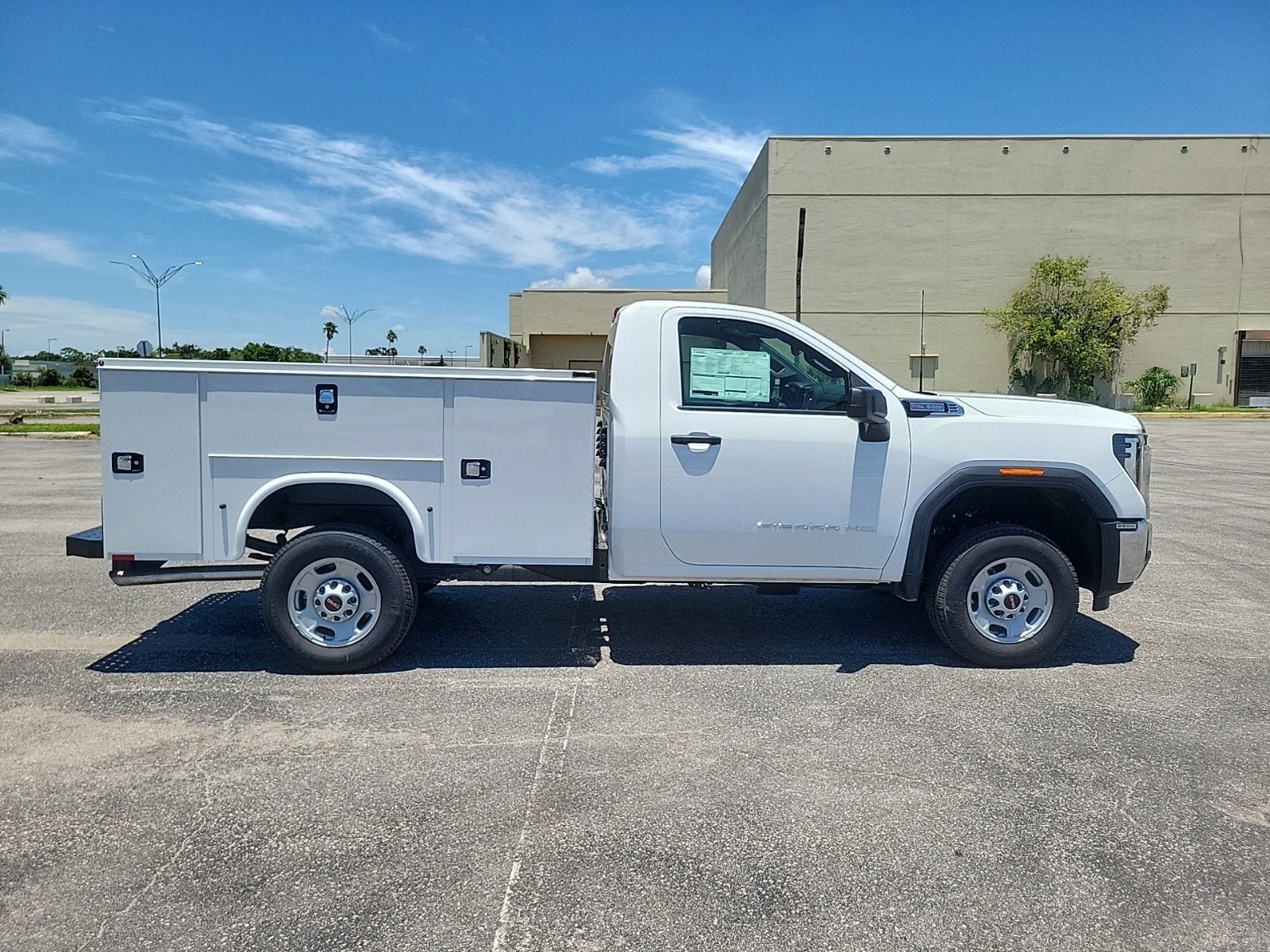 2025 GMC Sierra 2500 HD Pro