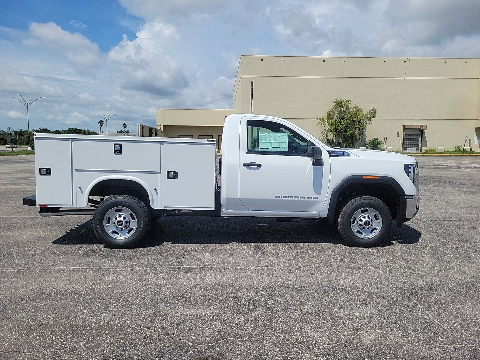 2025 GMC Sierra 2500 HD Pro
