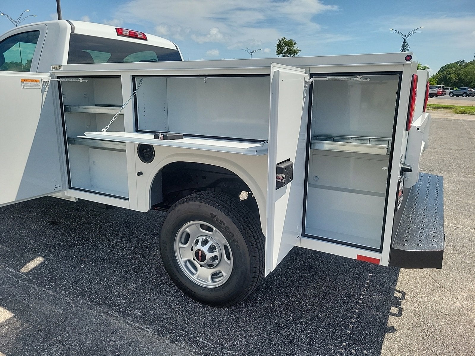 2025 GMC Sierra 2500 HD Pro