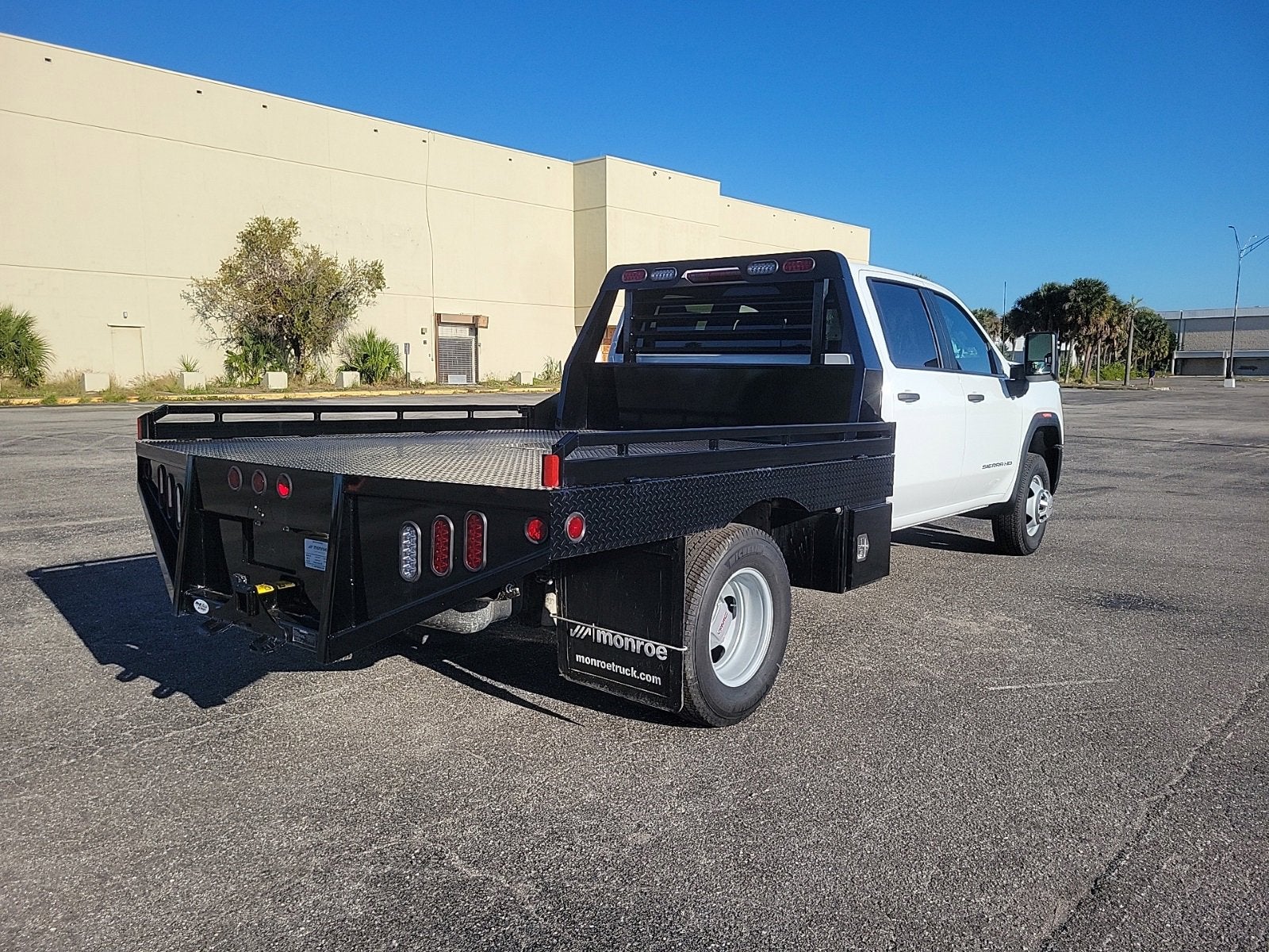 2025 GMC Sierra 3500 HD Chassis Cab Pro