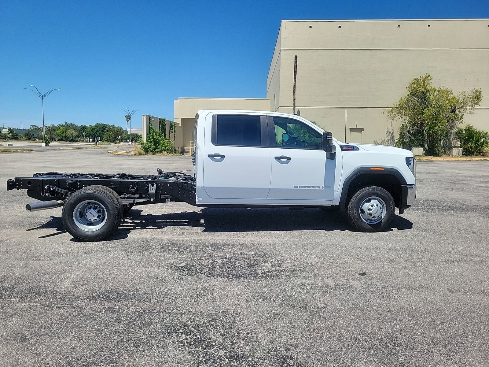 2026 GMC Sierra 3500 HD Chassis Cab Pro