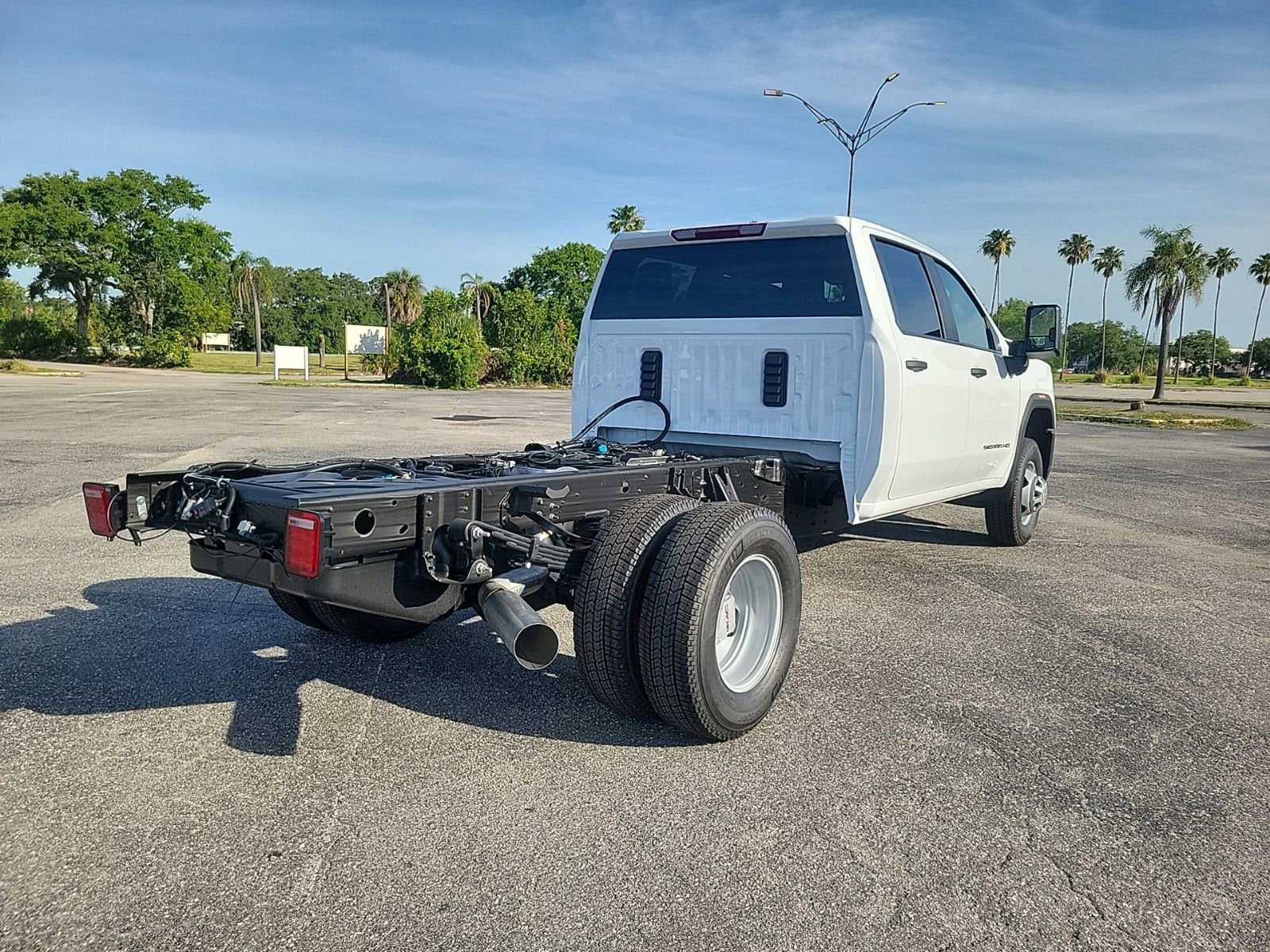 2026 GMC Sierra 3500 HD Chassis Cab Pro