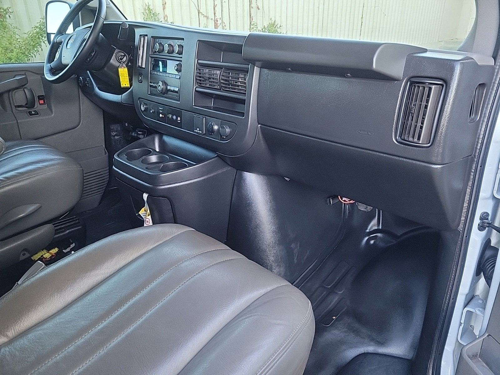 2022 GMC Savana Passenger 3500 LS