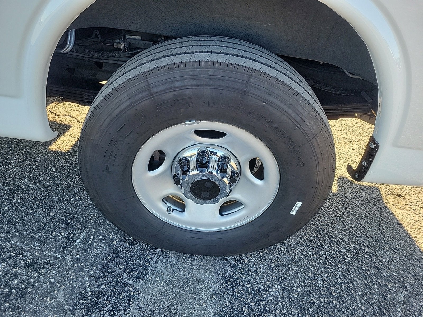 2022 GMC Savana Passenger 3500 LS