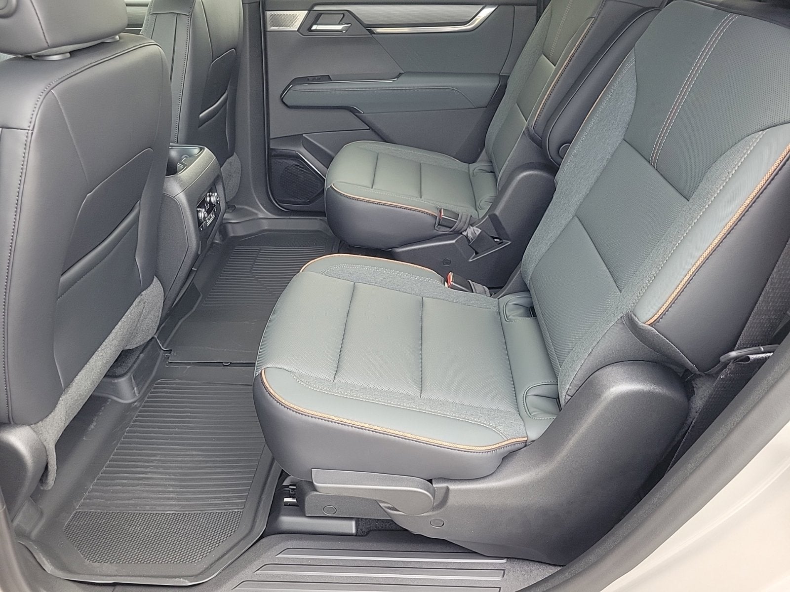 2027 GMC Acadia AT4