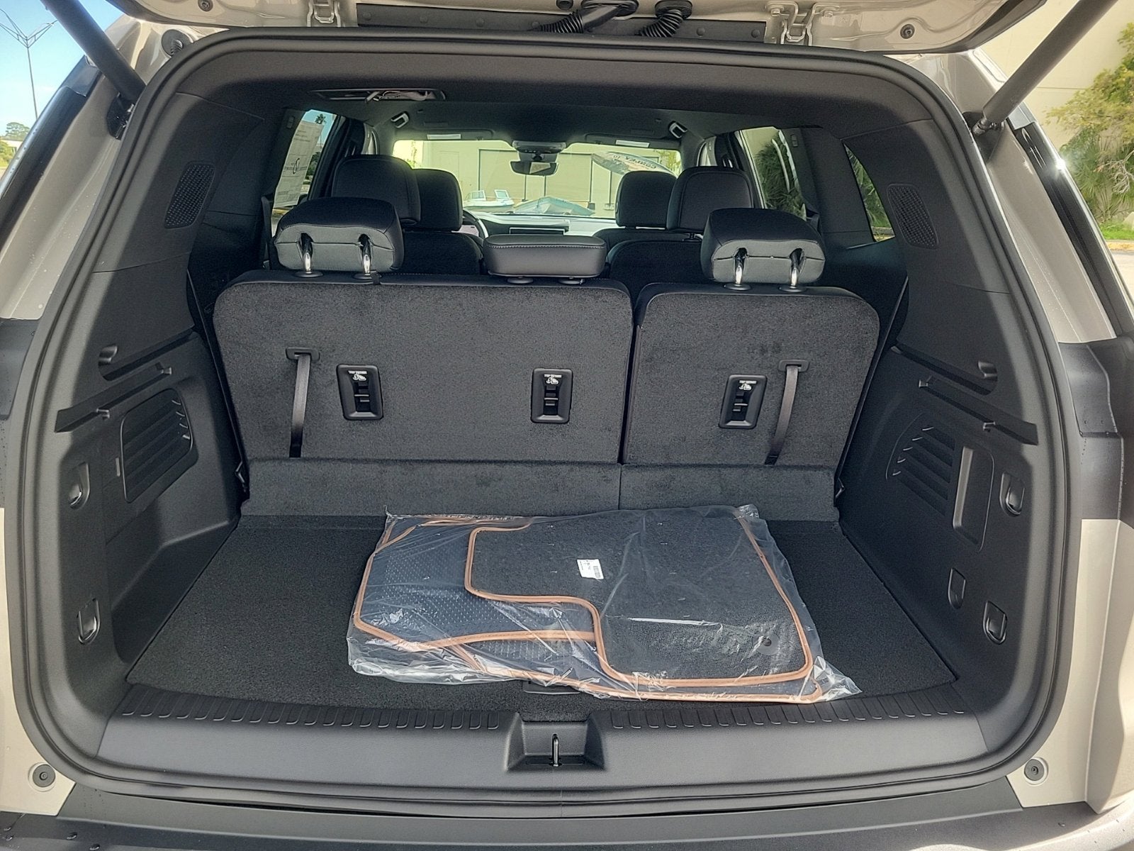 2027 GMC Acadia AT4